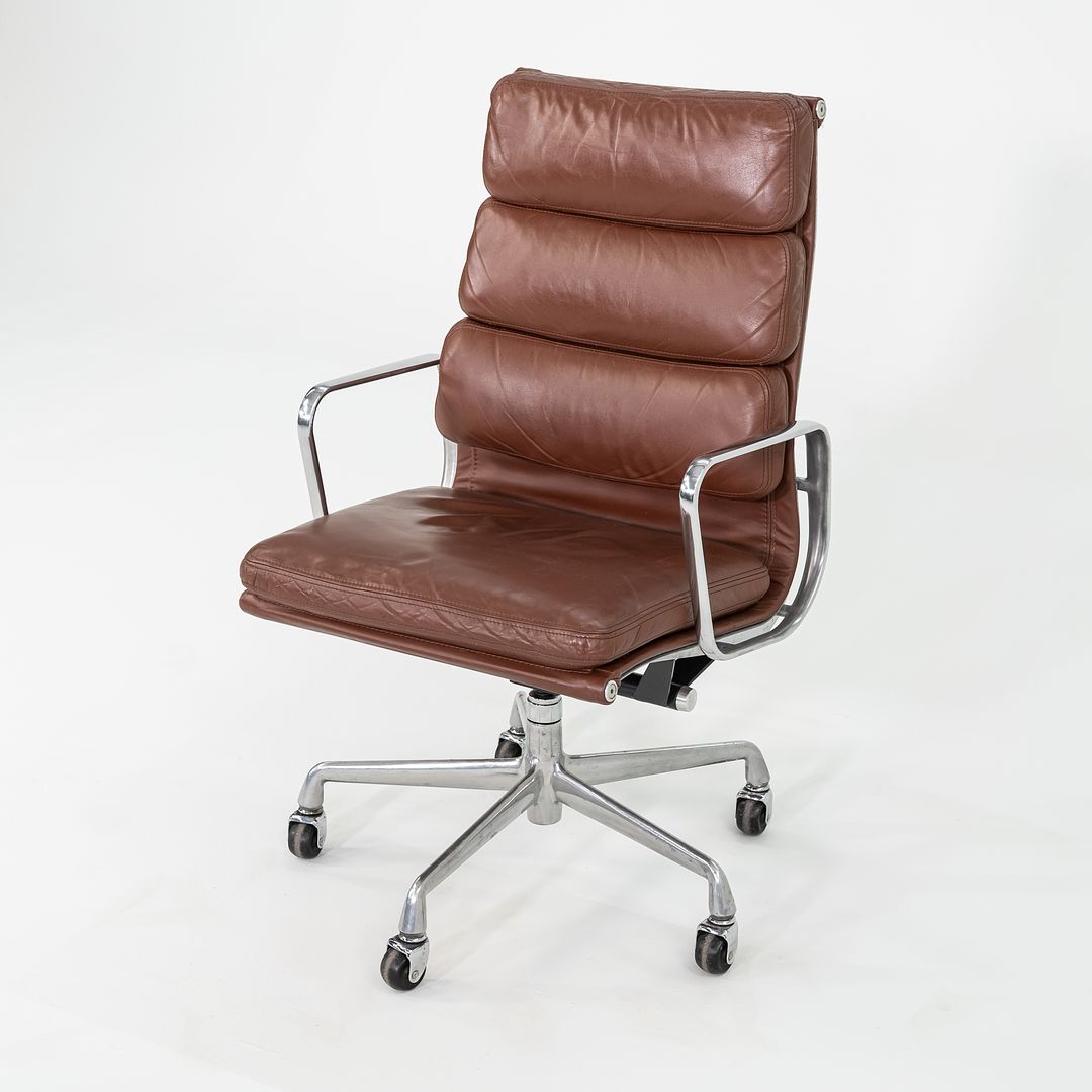 Soft Pad Executive Desk Chair, Model EA437