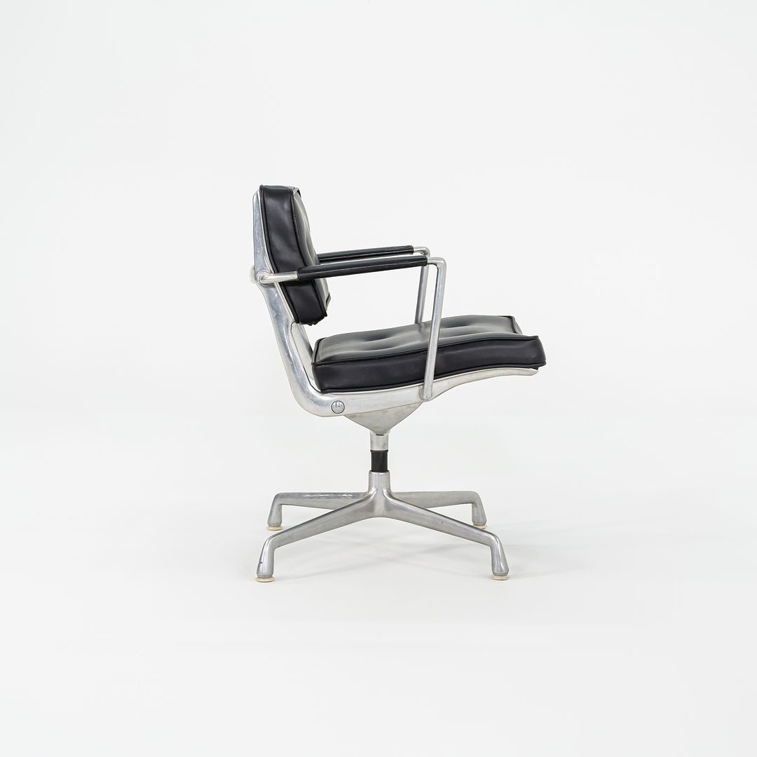 ES102 Intermediate Chair