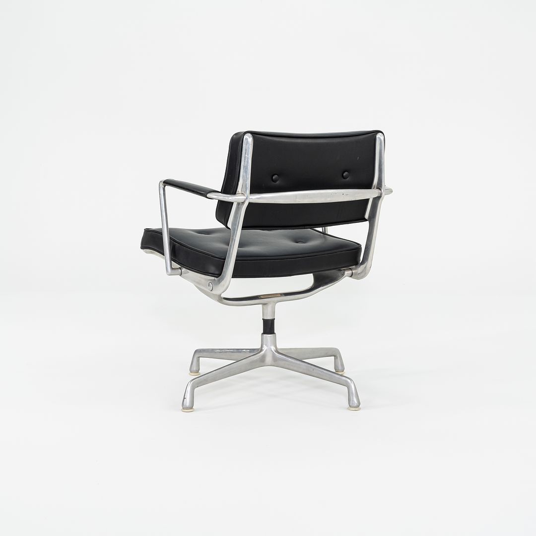 ES102 Intermediate Chair