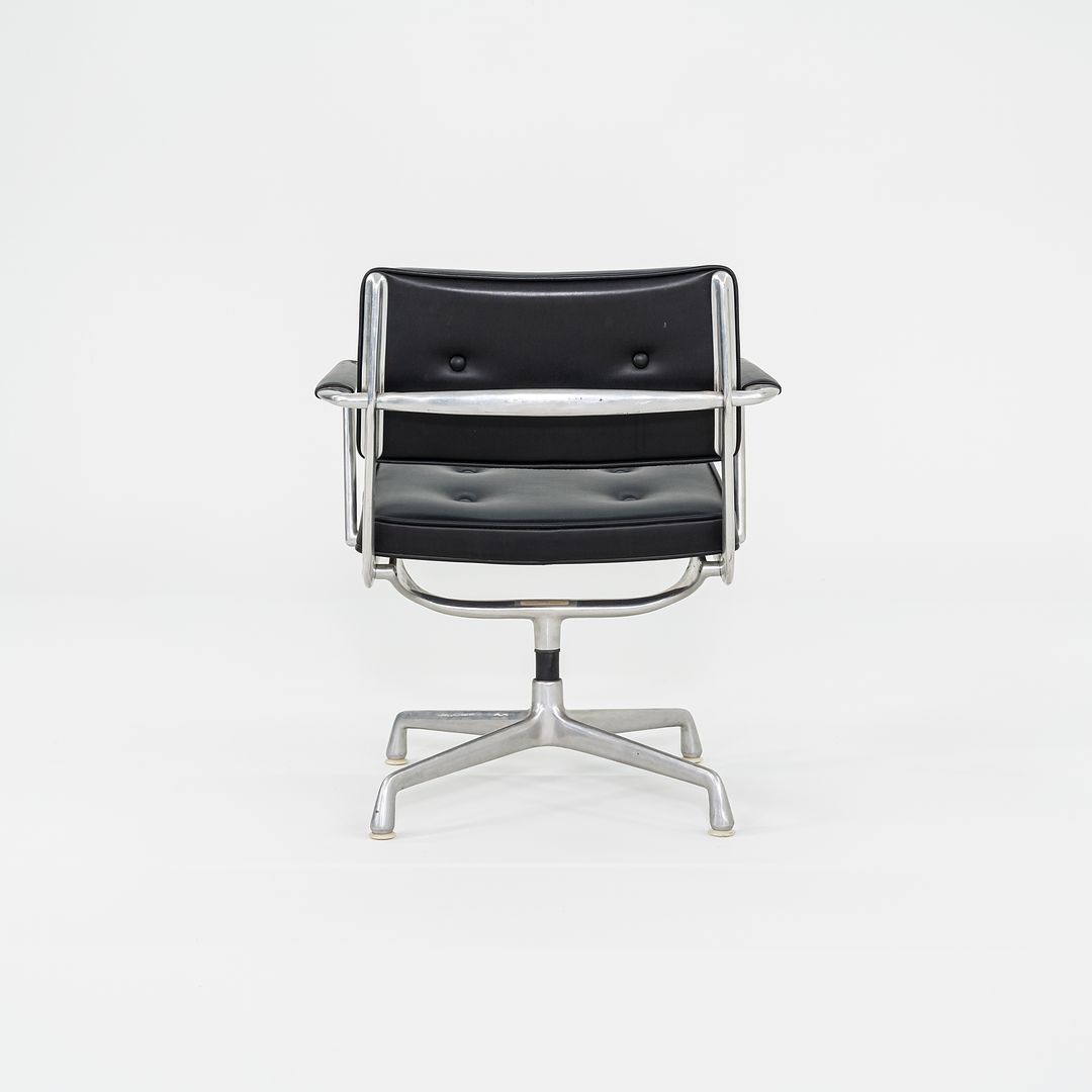 ES102 Intermediate Chair