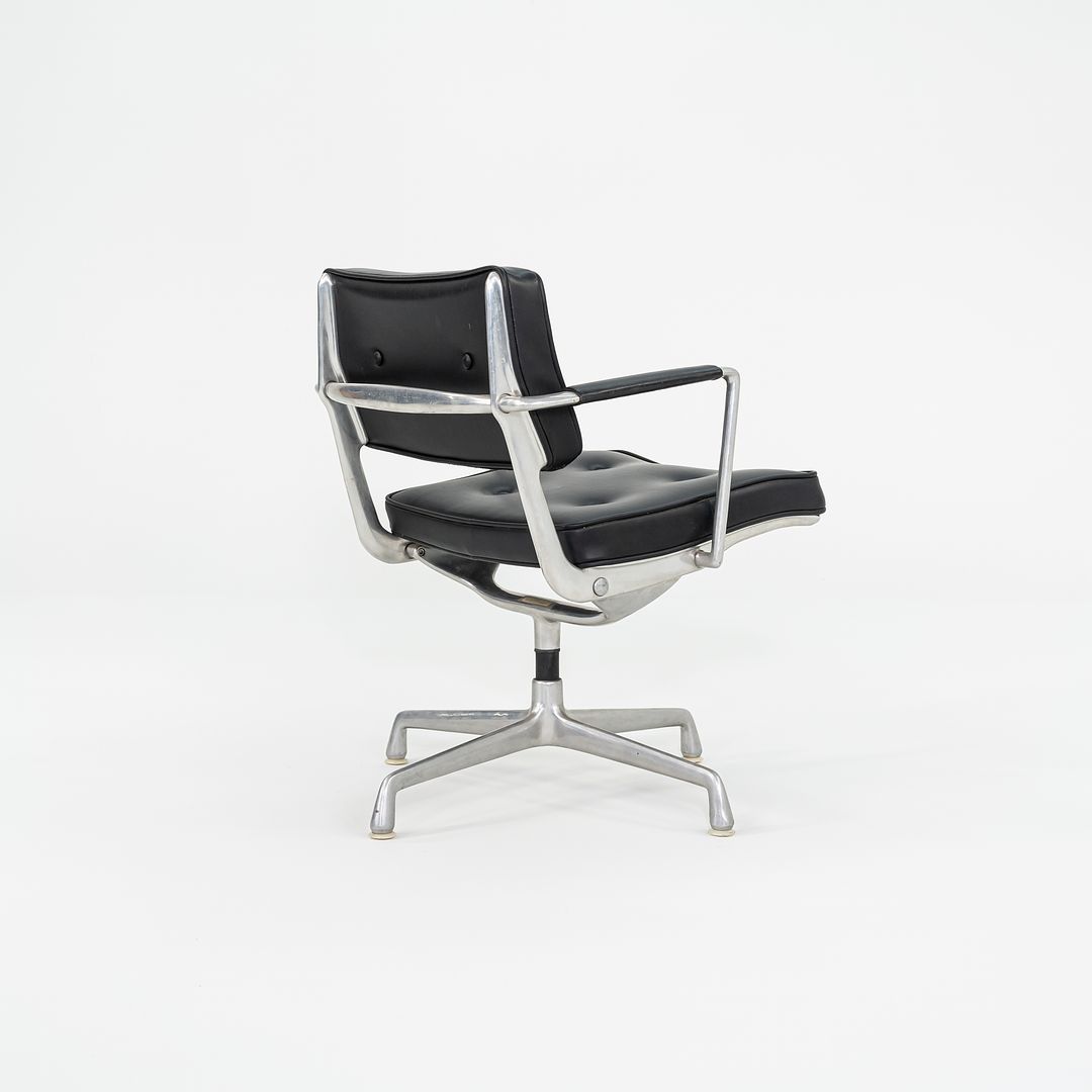 ES102 Intermediate Chair