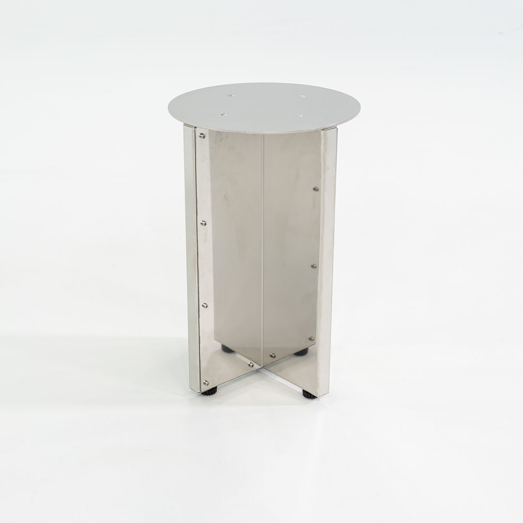 NM22 Stool