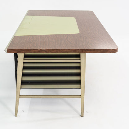 Italic Desk