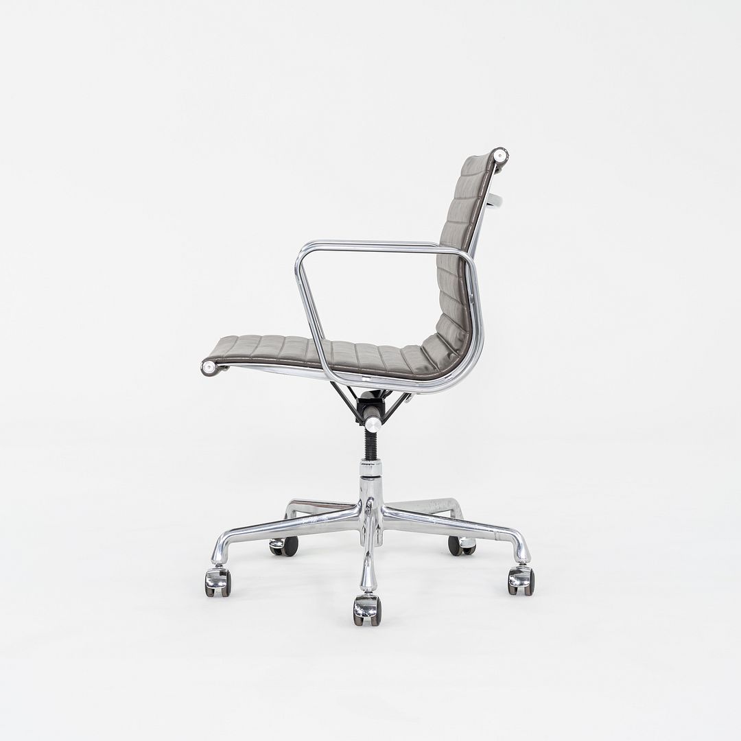Eames Aluminum Group Management Desk Chair, Model EA335