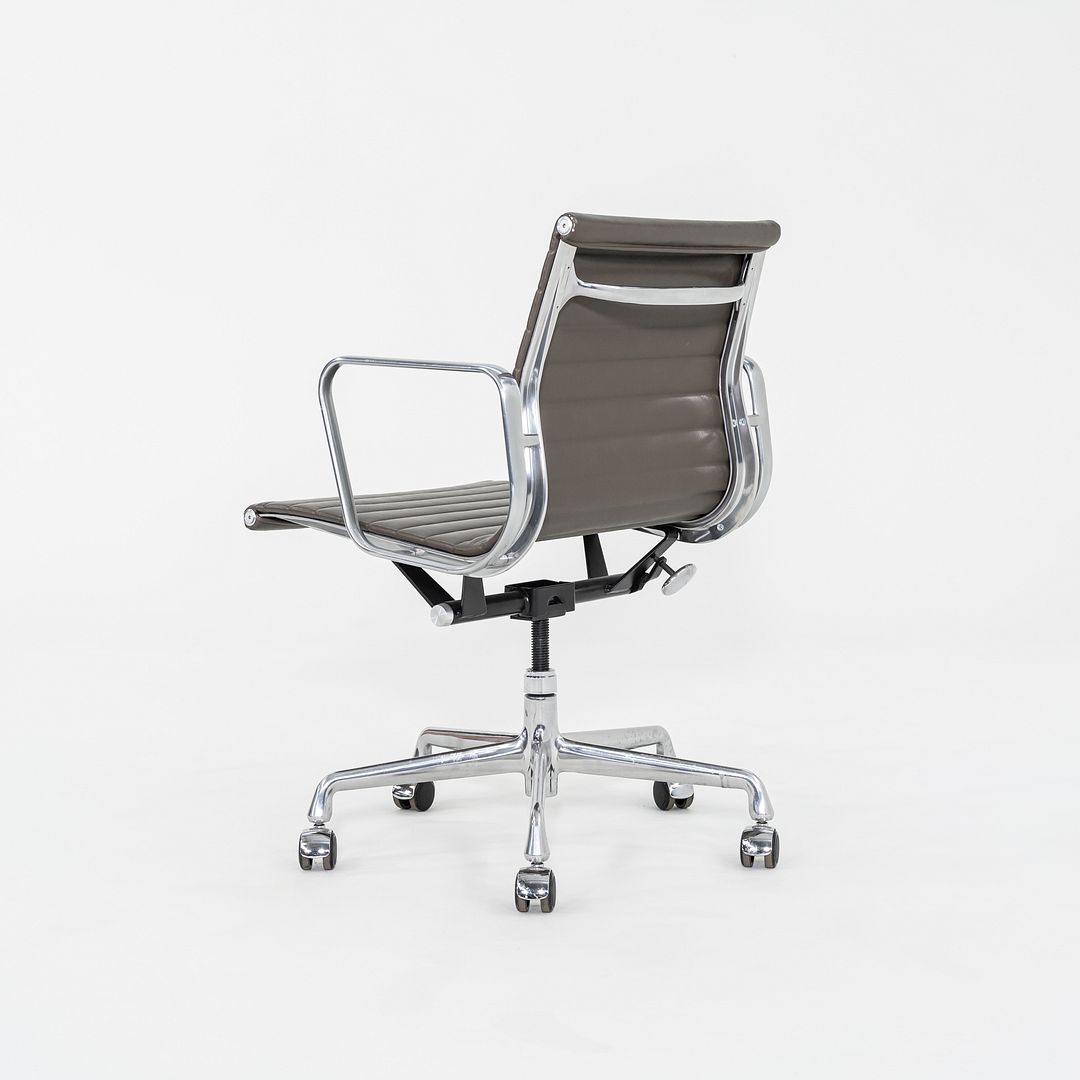 Eames Aluminum Group Management Desk Chair, Model EA335
