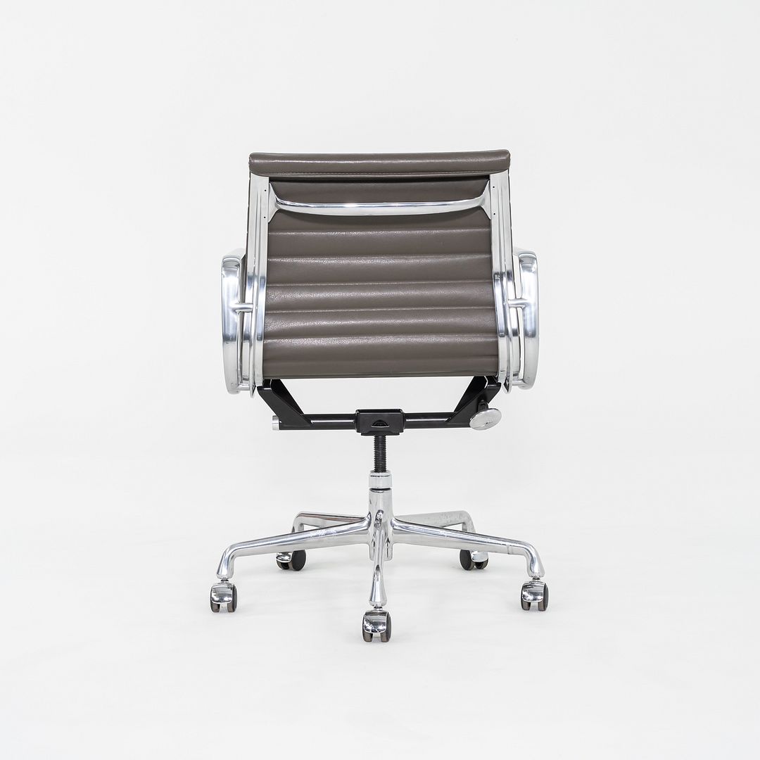 Eames Aluminum Group Management Desk Chair, Model EA335
