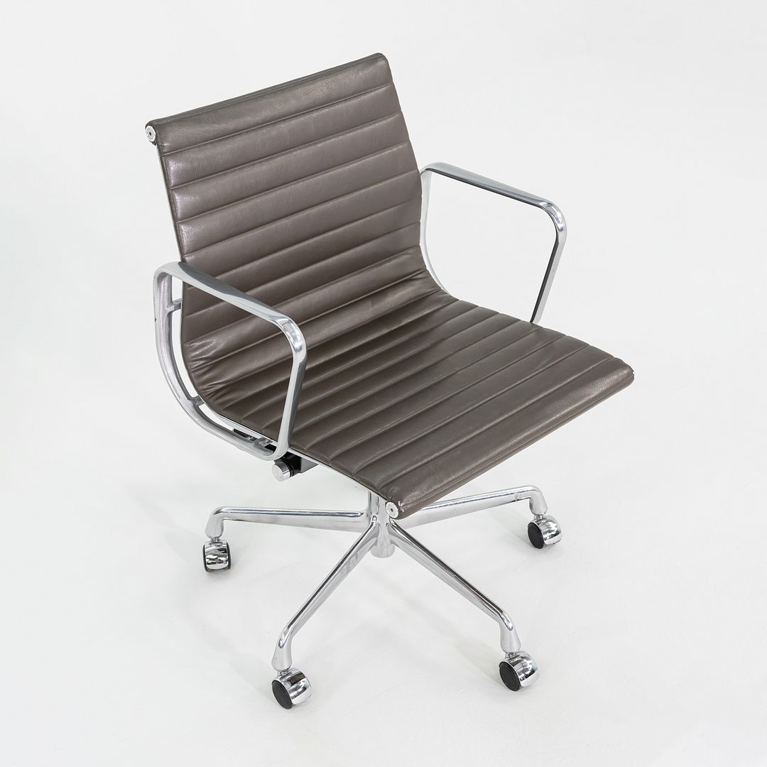 Eames Aluminum Group Management Desk Chair, Model EA335