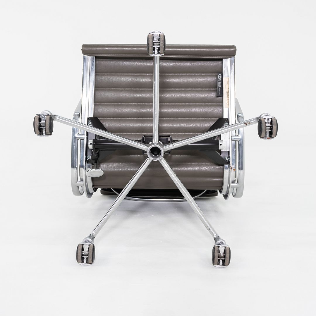 Eames Aluminum Group Management Desk Chair, Model EA335