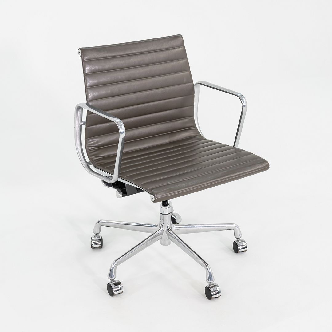 Eames Aluminum Group Management Desk Chair, Model EA335