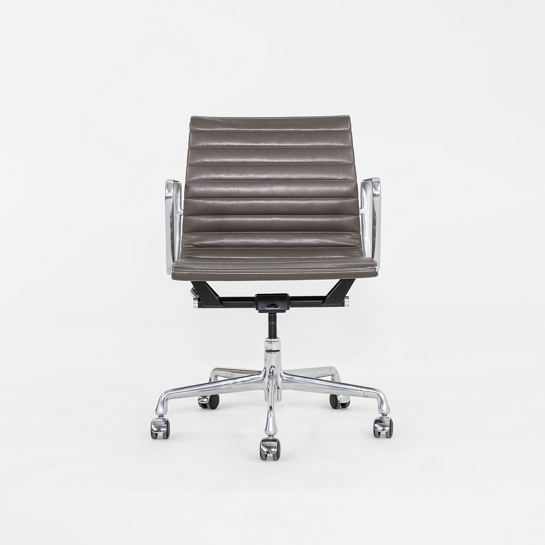 Eames Aluminum Group Management Desk Chair, Model EA335