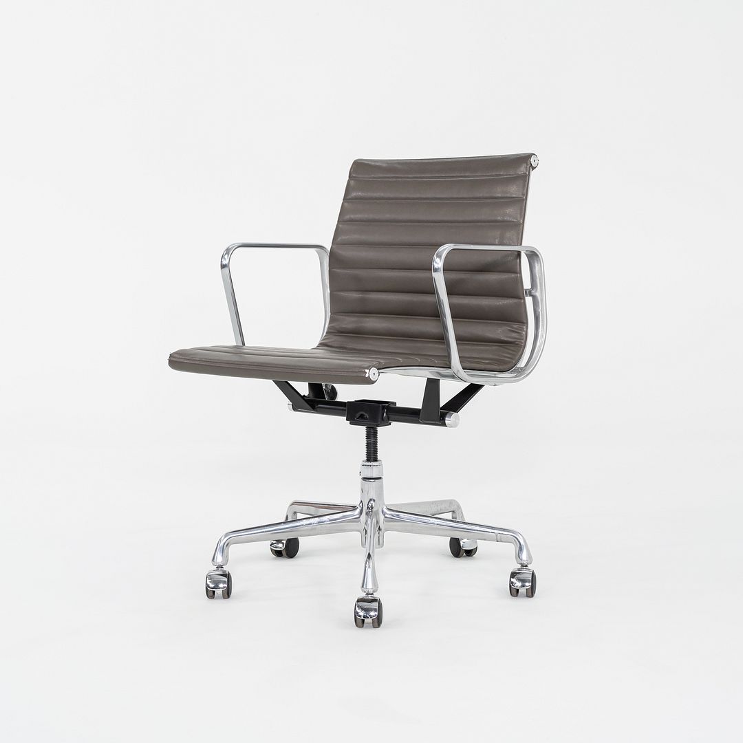 Eames Aluminum Group Management Desk Chair, Model EA335