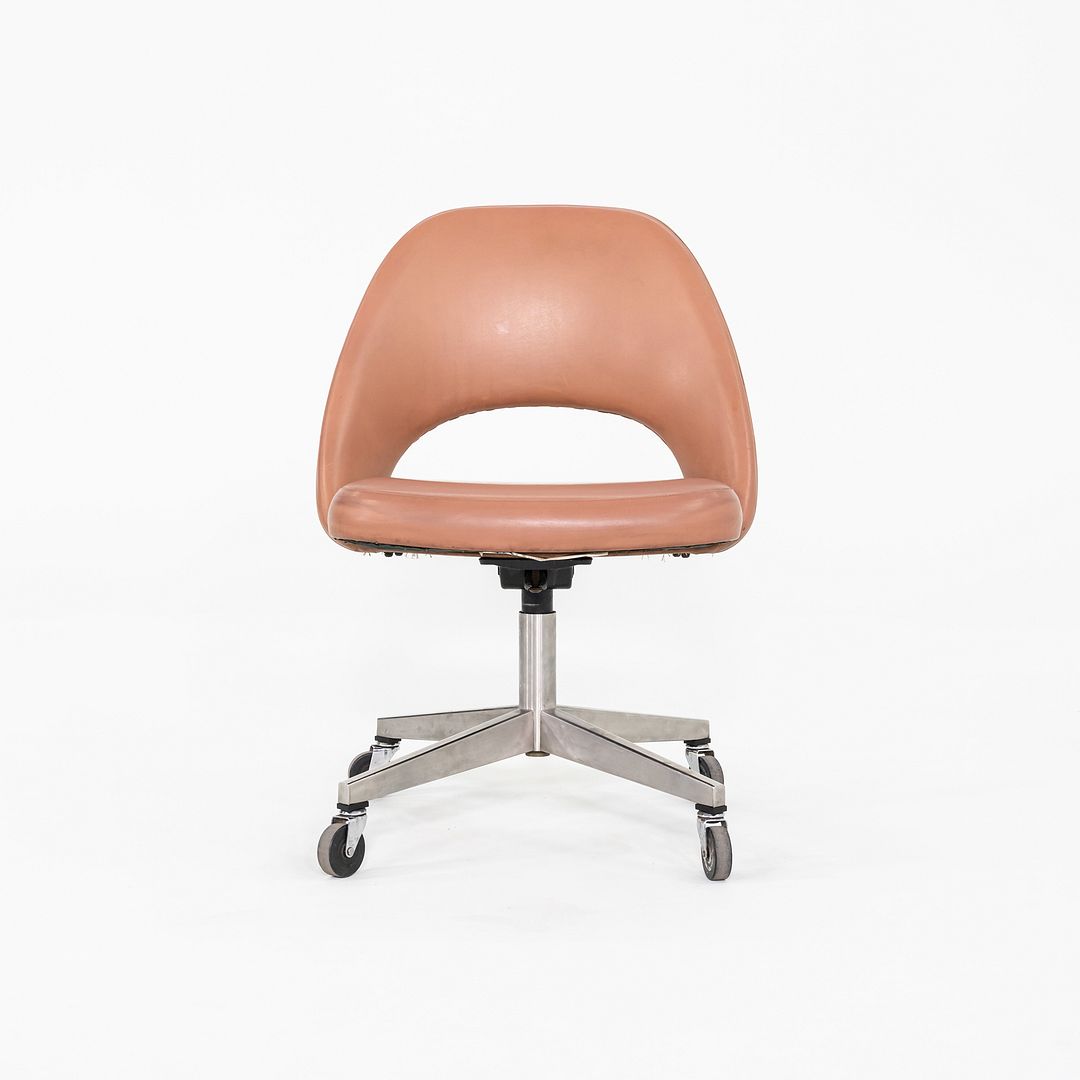 Saarinen Executive Swivel Side Chair