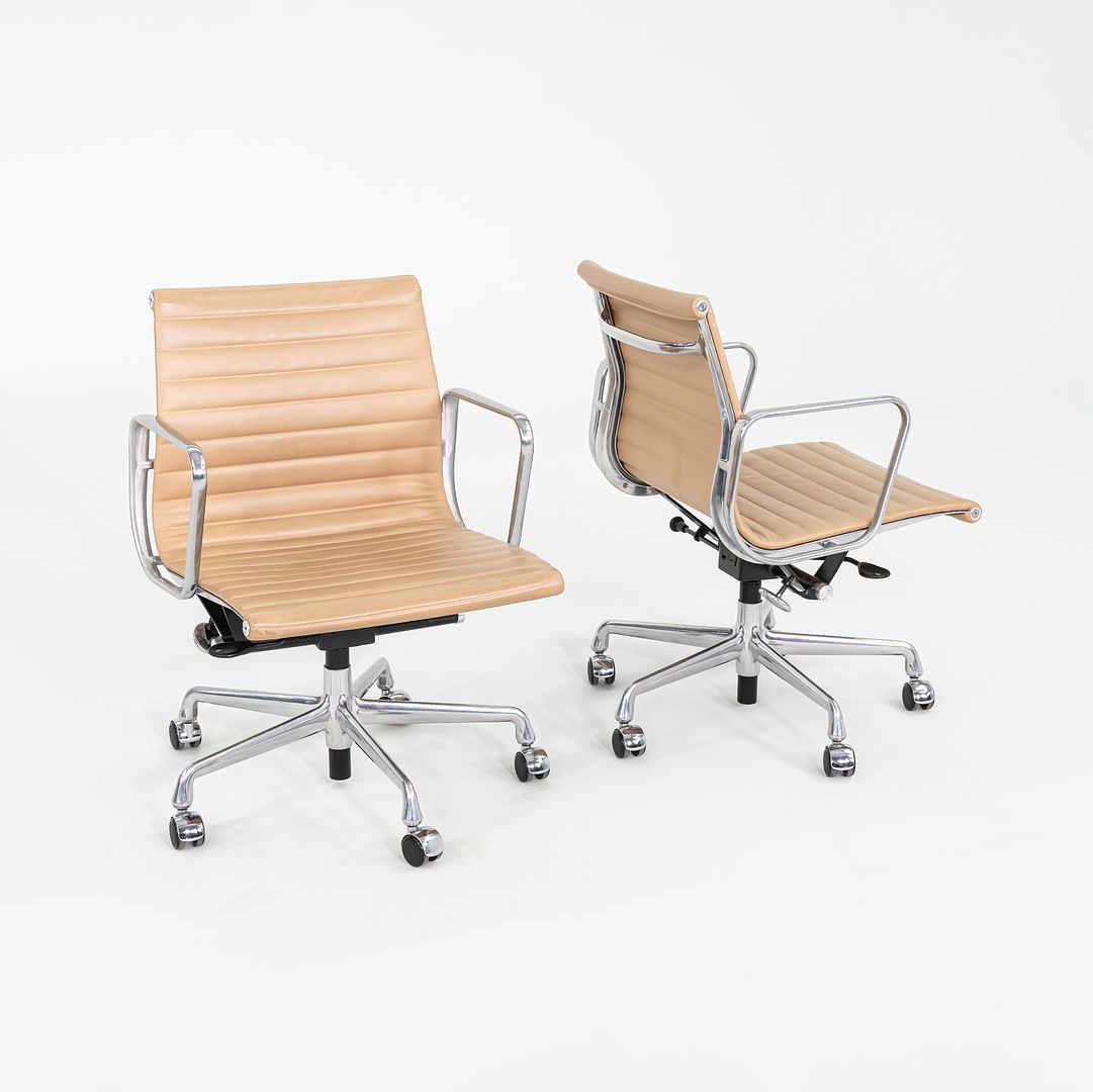 Aluminum Group Management Desk Chair, Model EA335