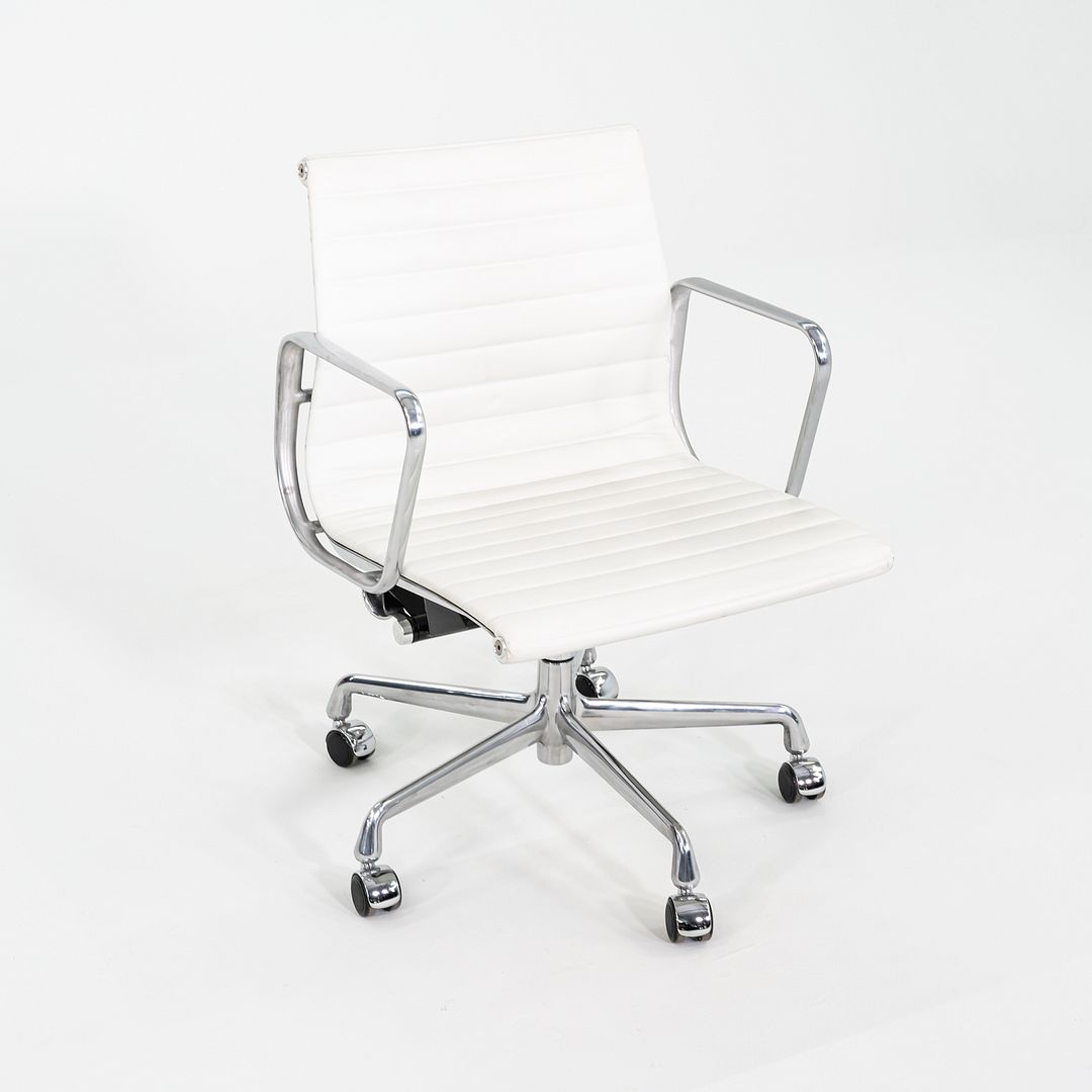 Aluminum Group Management Desk Chair, Model EA335