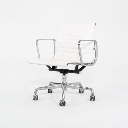 Aluminum Group Management Desk Chair, Model EA335