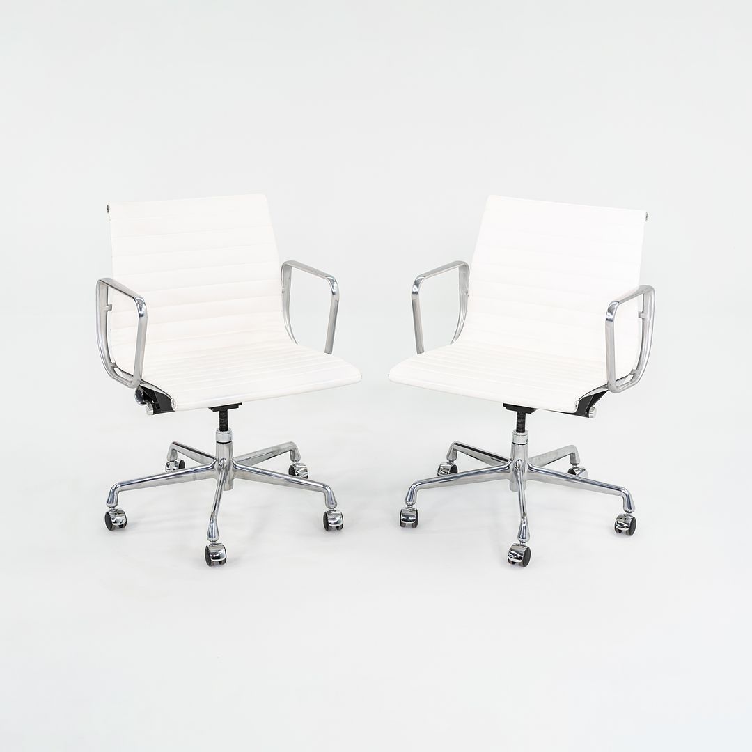 Aluminum Group Management Desk Chair, Model EA335