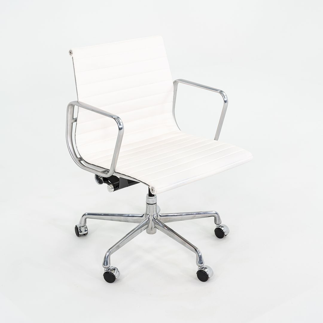 Aluminum Group Management Desk Chair, Model EA335