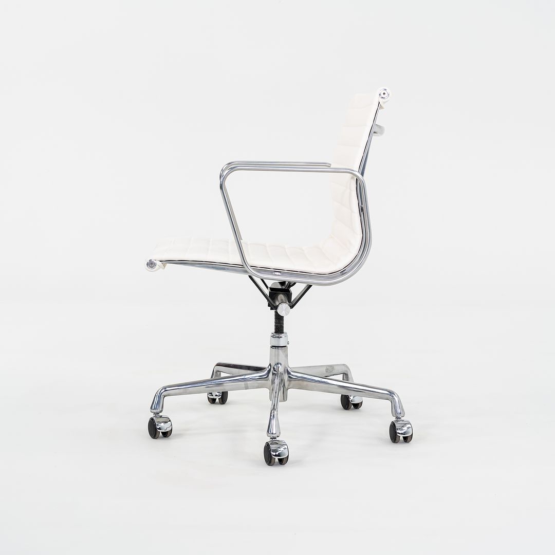 Aluminum Group Management Desk Chair, Model EA335