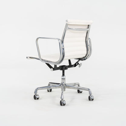 Aluminum Group Management Desk Chair, Model EA335