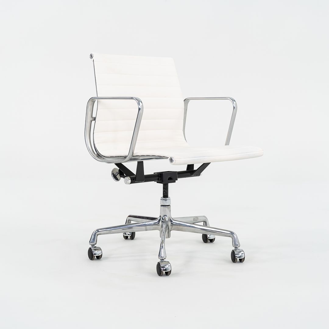 Aluminum Group Management Desk Chair, Model EA335