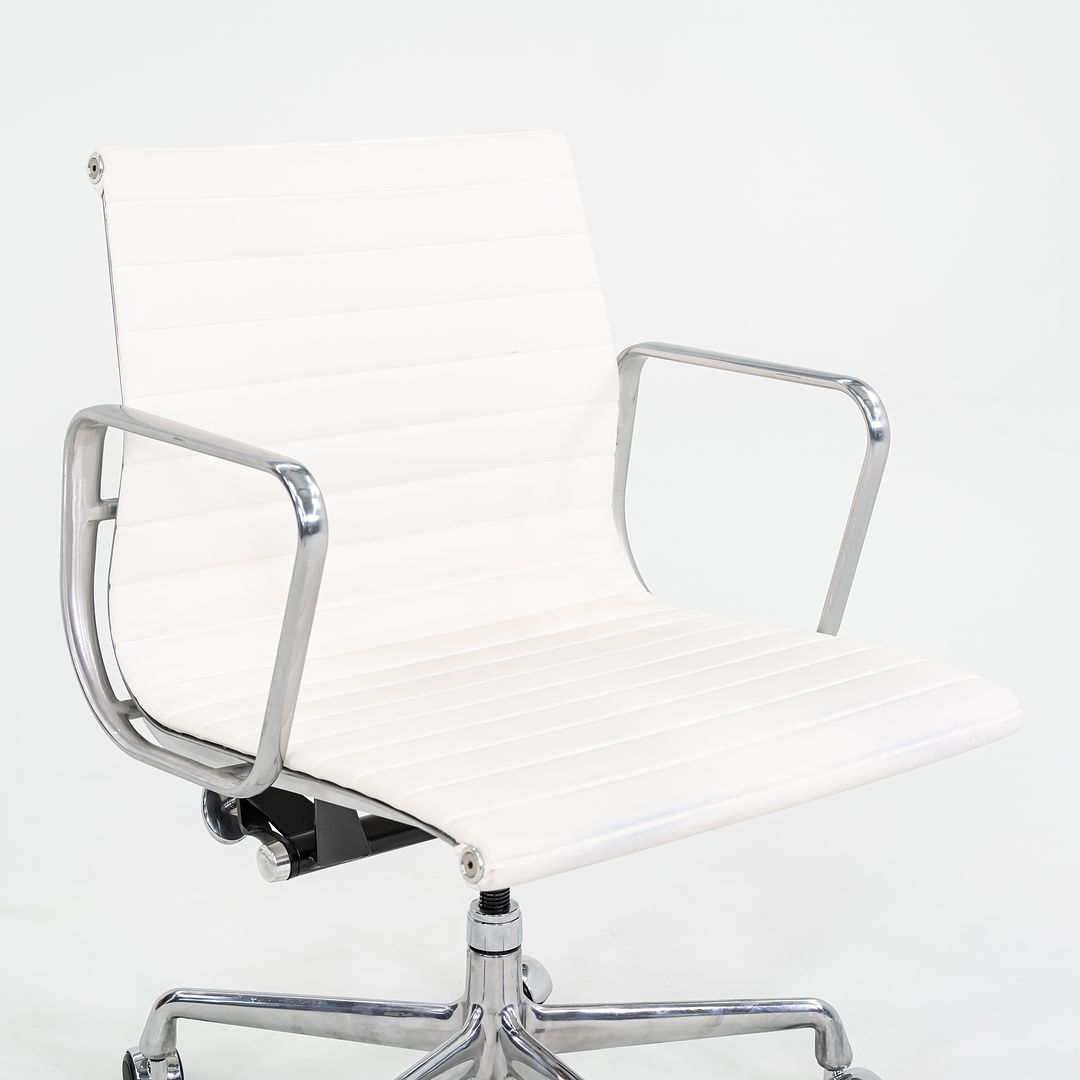 Aluminum Group Management Desk Chair, Model EA335