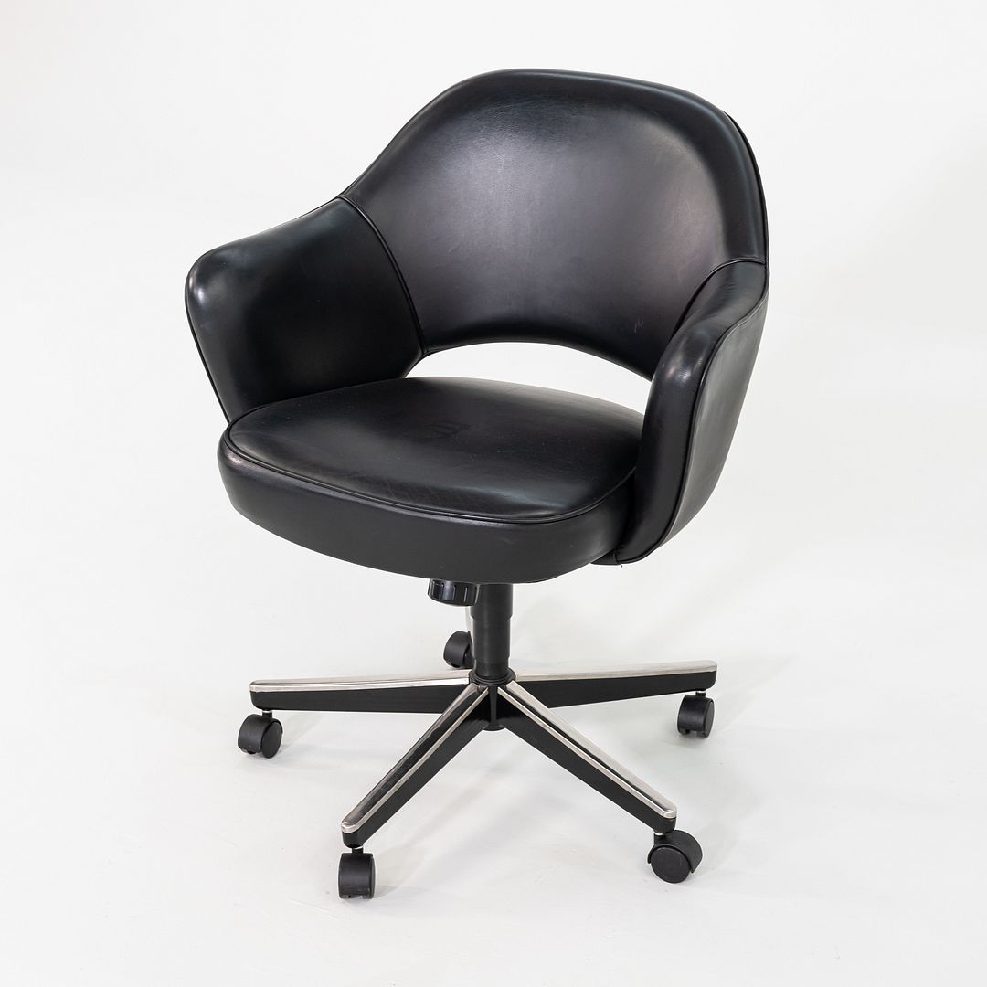 Saarinen Executive Swivel Arm Chair