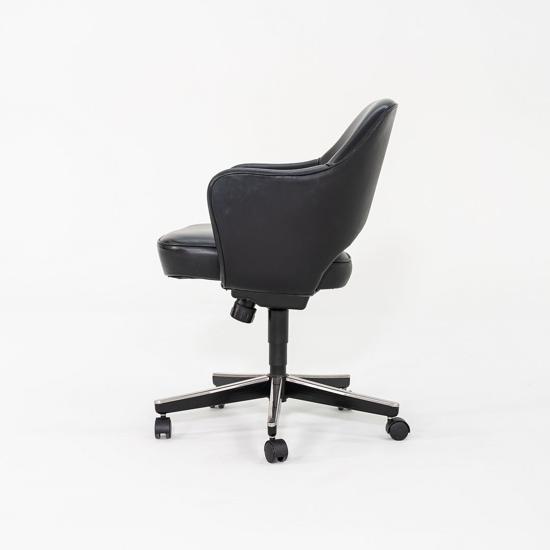 Saarinen Executive Swivel Arm Chair