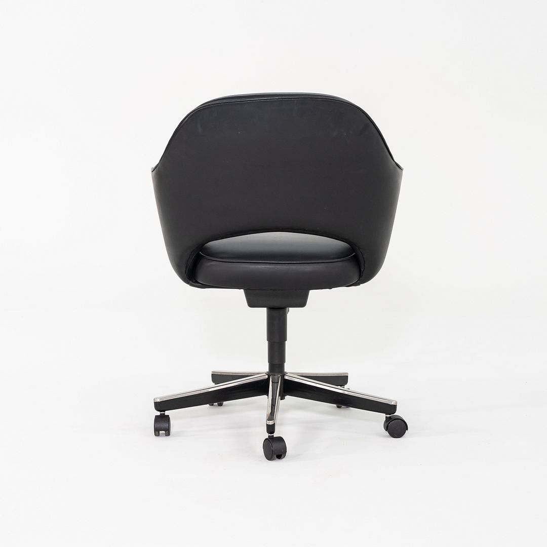 Saarinen Executive Swivel Arm Chair