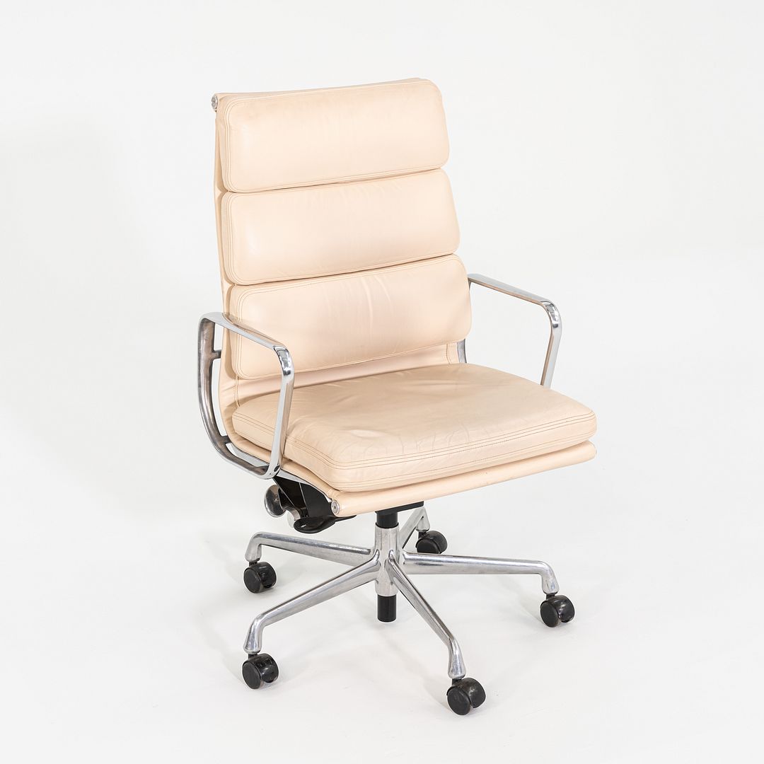 Soft Pad Executive Chair, Model EA437