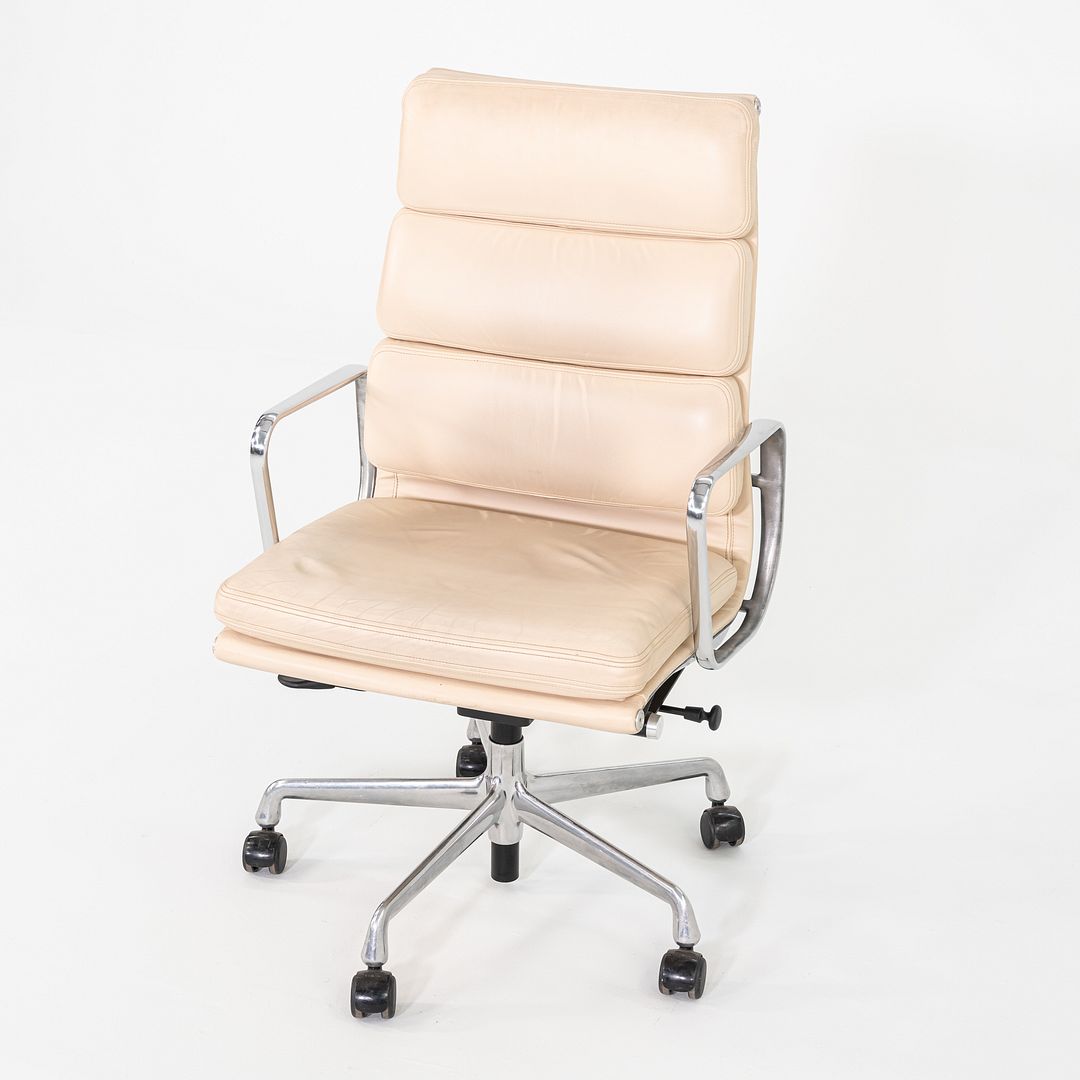 Soft Pad Executive Chair, Model EA437