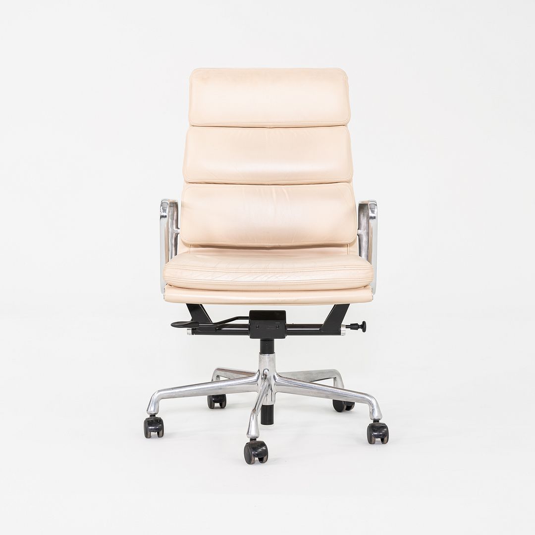 Soft Pad Executive Chair, Model EA437