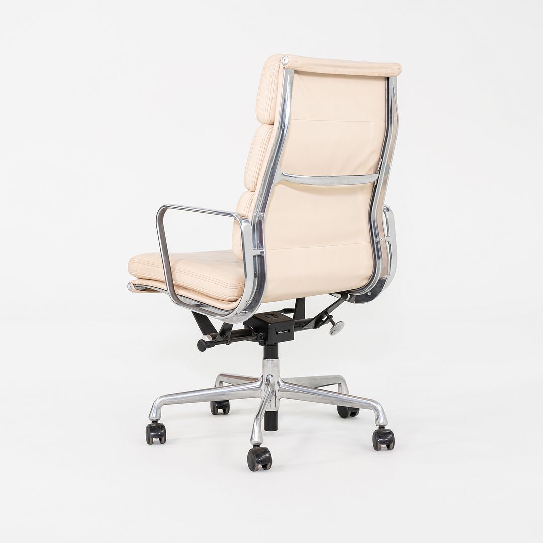 Soft Pad Executive Chair, Model EA437