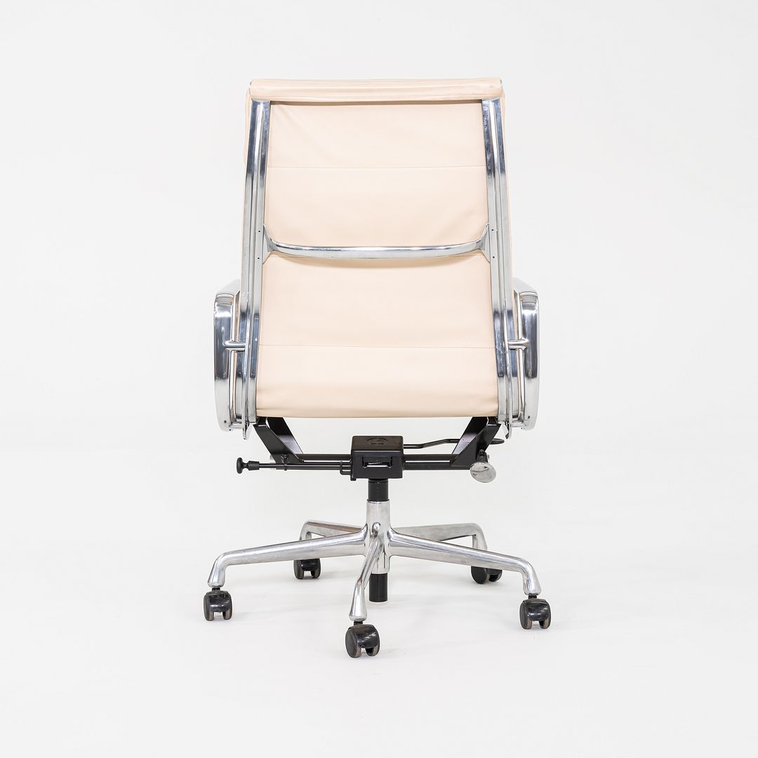 Soft Pad Executive Chair, Model EA437