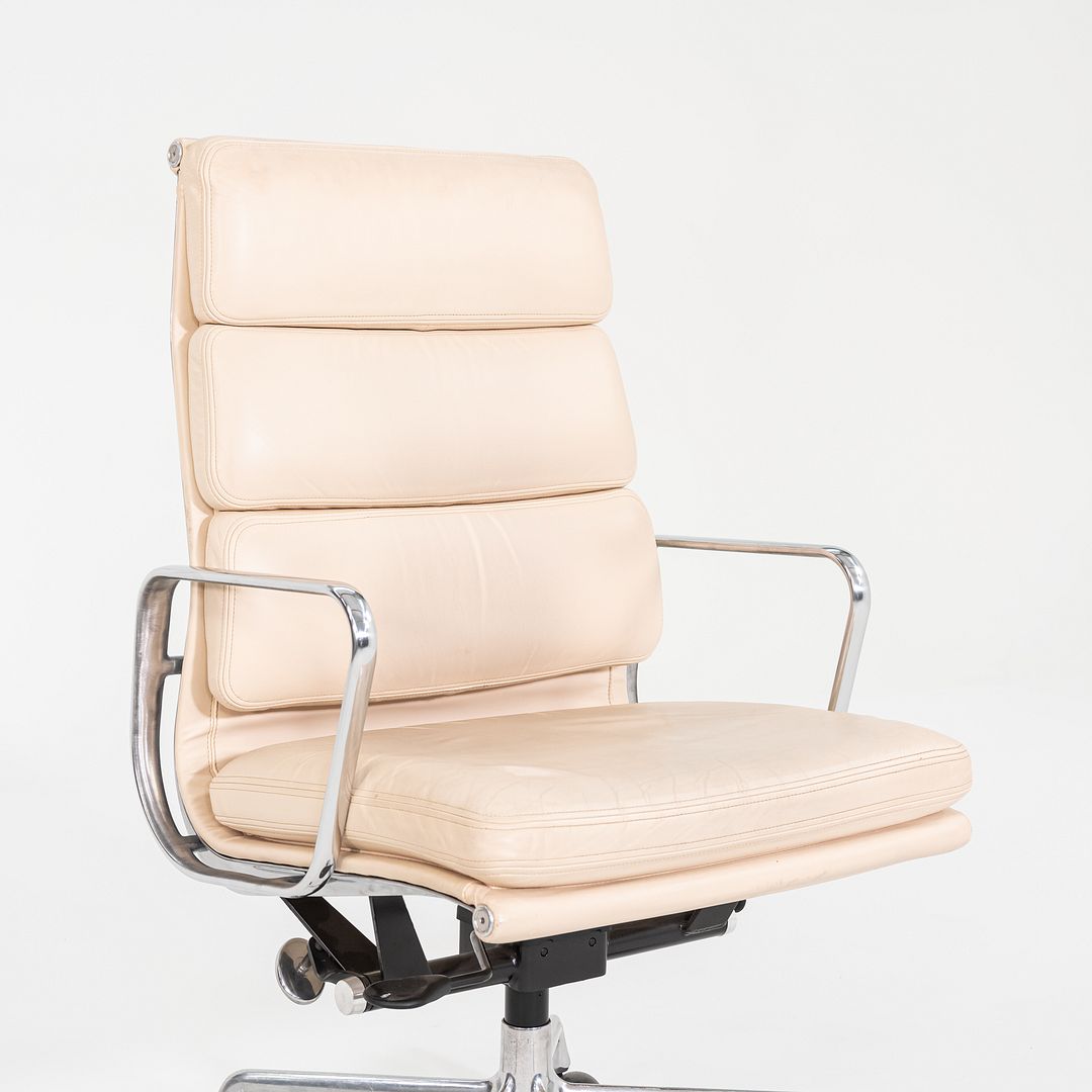 Soft Pad Executive Chair, Model EA437