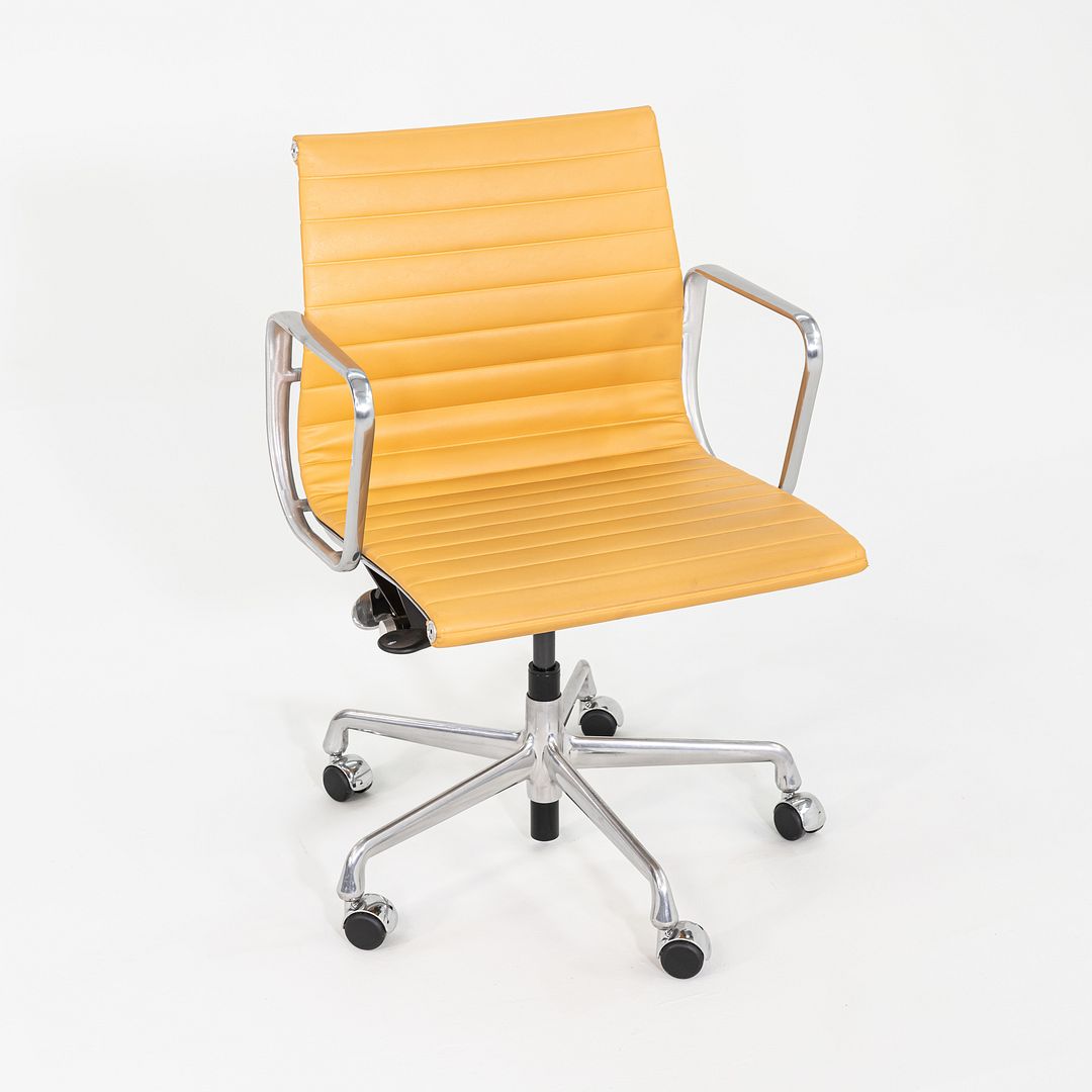 Aluminum Group Management Chair, EA335