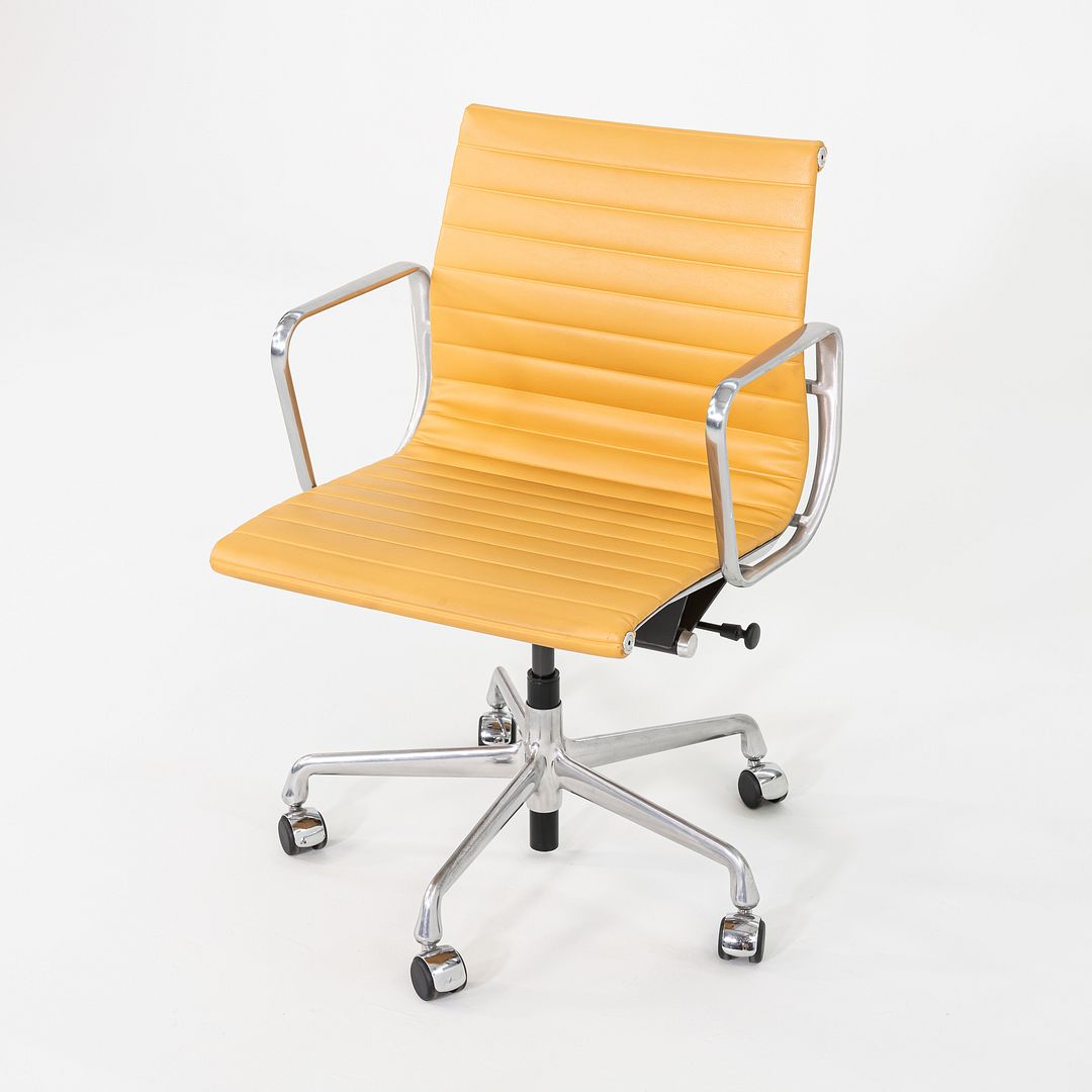 Aluminum Group Management Chair, EA335