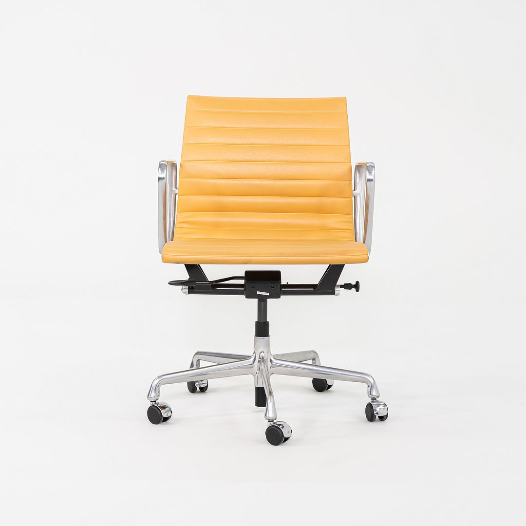 Aluminum Group Management Chair, EA335