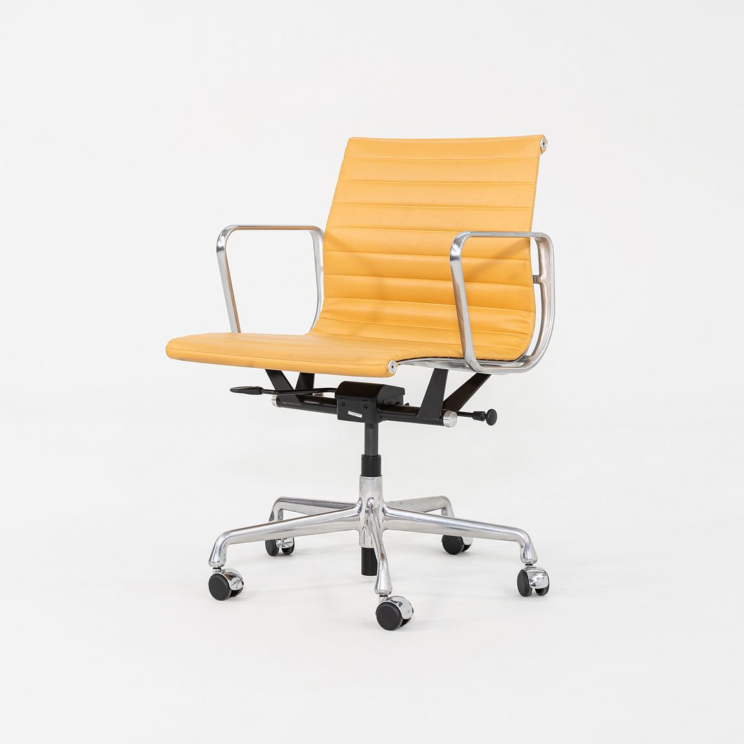 Aluminum Group Management Chair, EA335