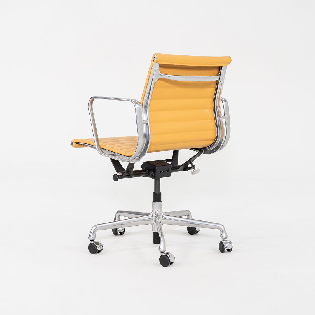 Aluminum Group Management Chair, EA335