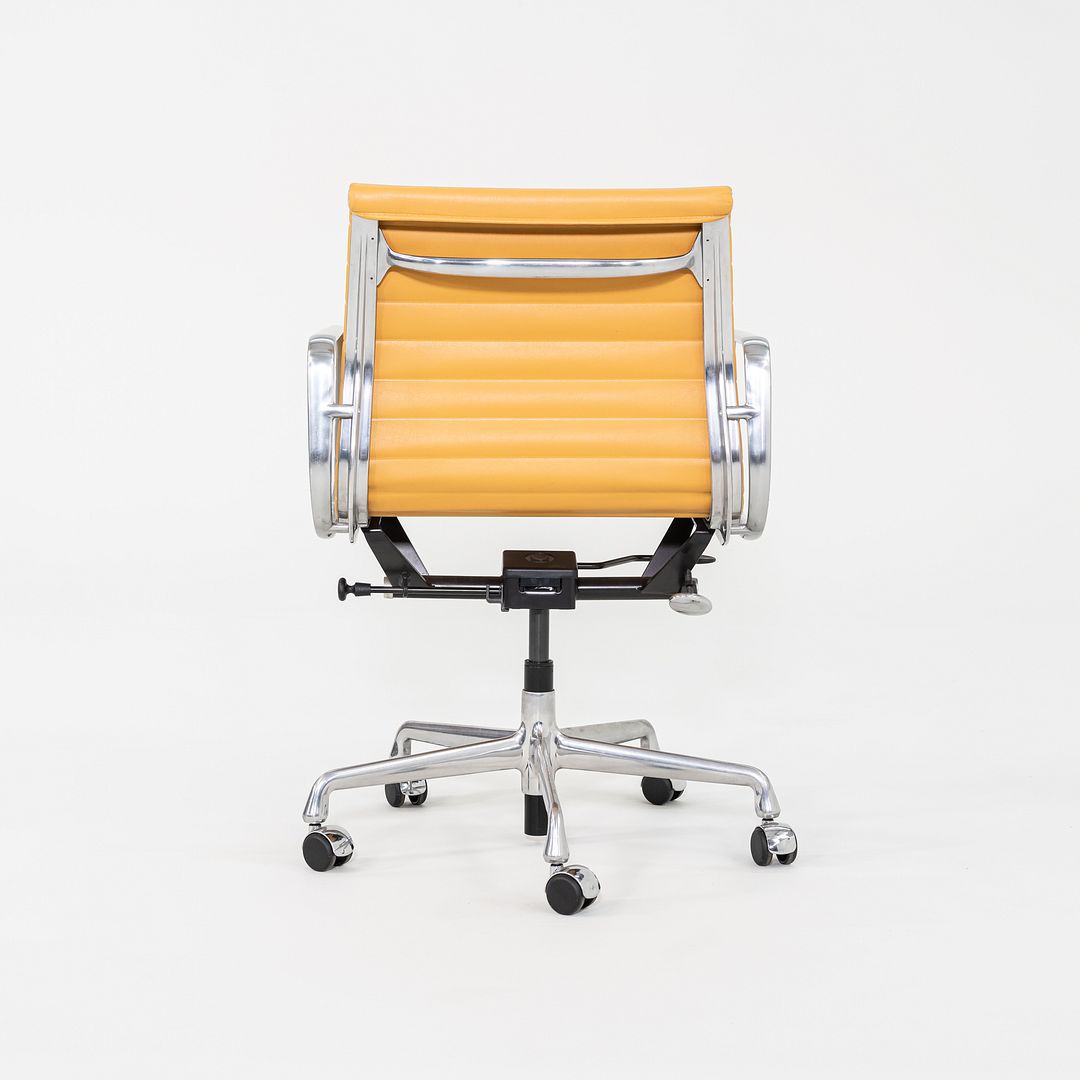 Aluminum Group Management Chair, EA335