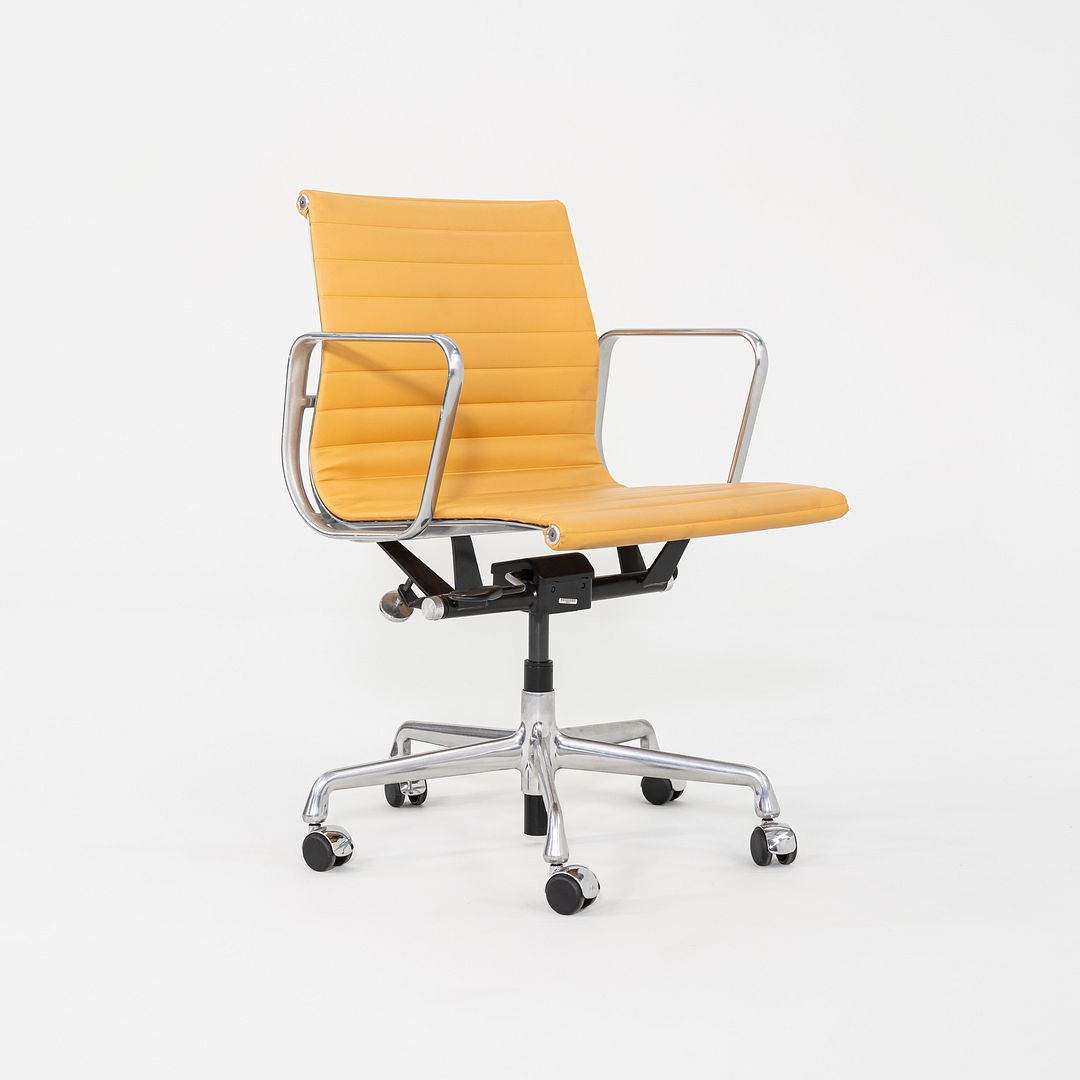 Aluminum Group Management Chair, EA335