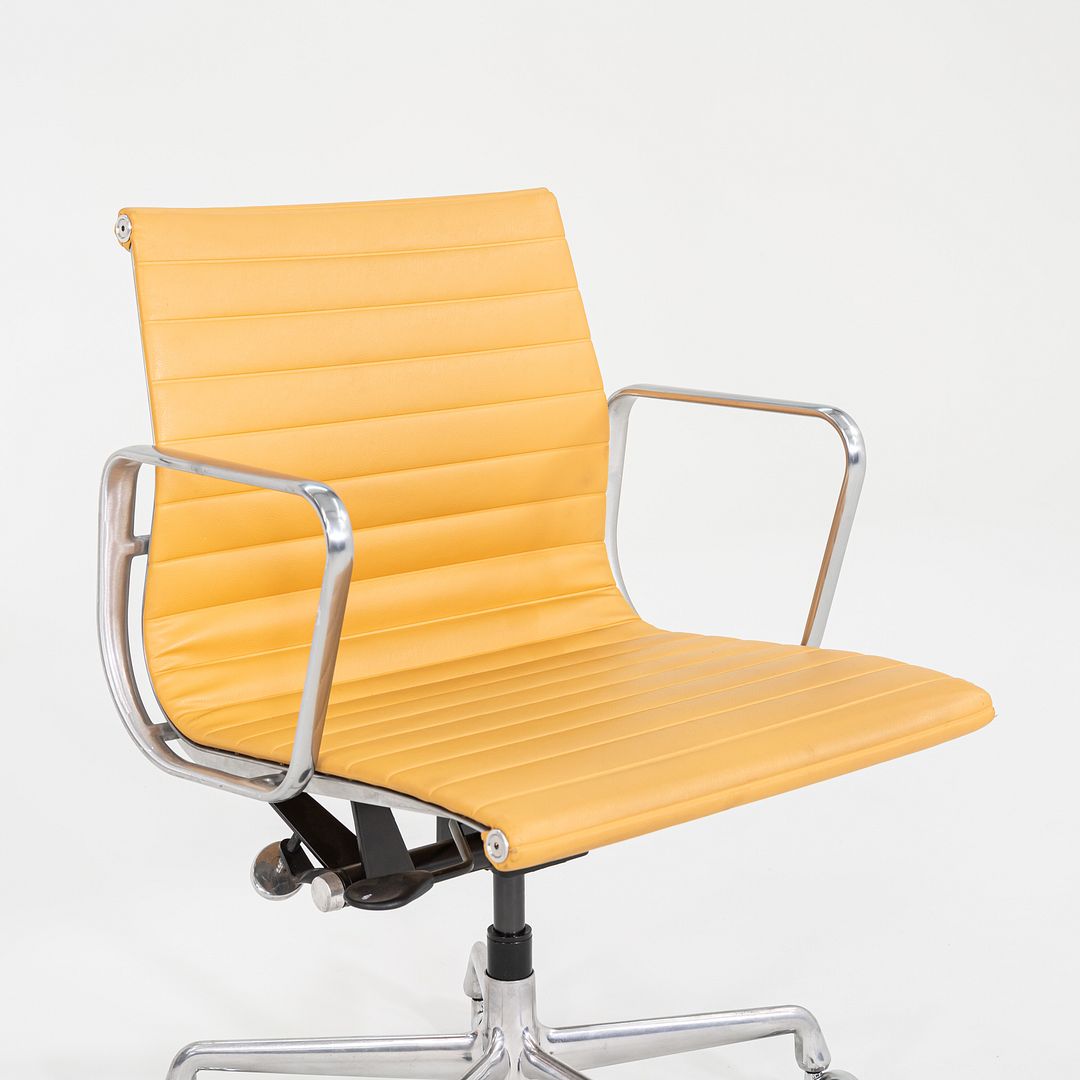 Aluminum Group Management Chair, EA335