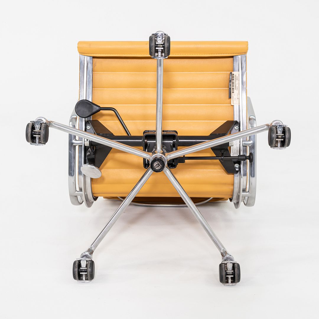 Aluminum Group Management Chair, EA335