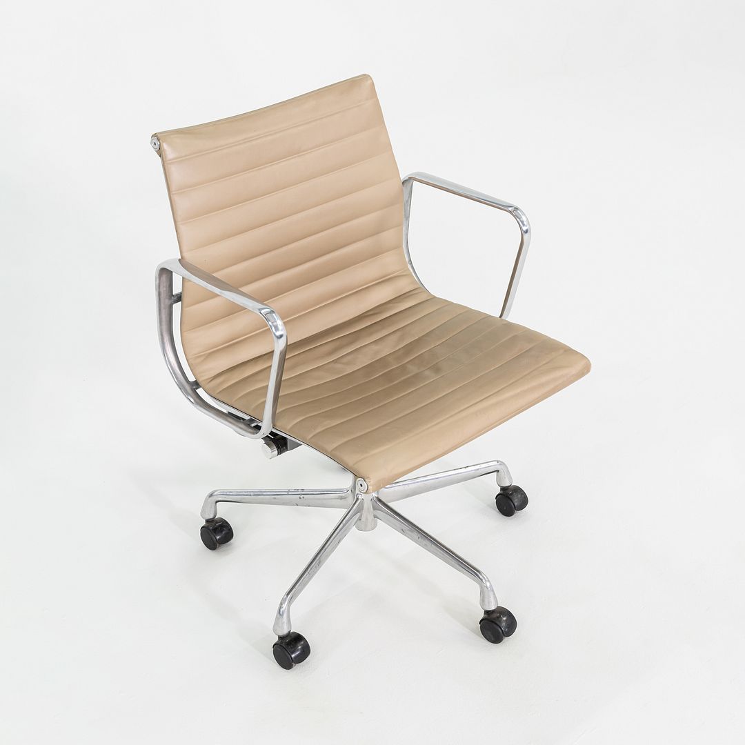 Aluminum Group Management Desk Chair, Model EA335