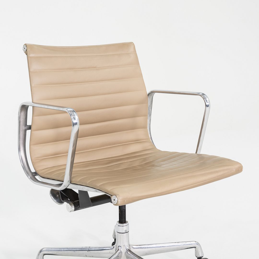 Aluminum Group Management Desk Chair, Model EA335
