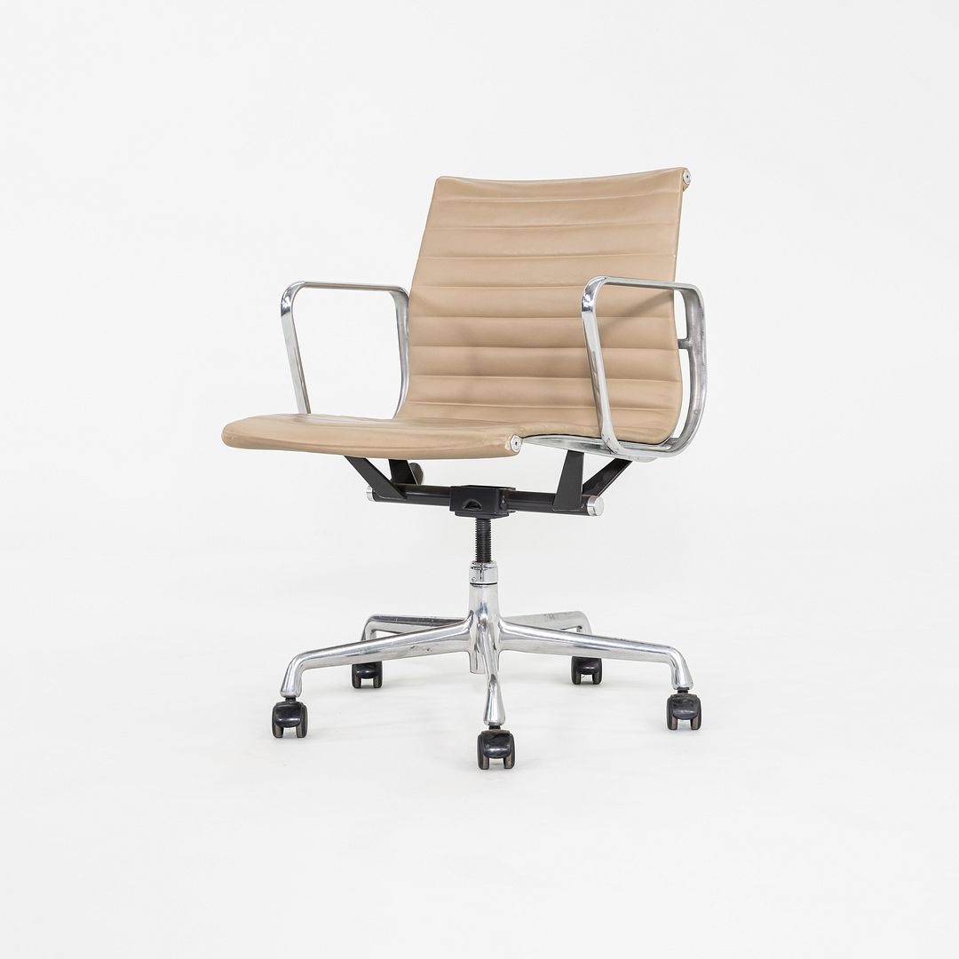 Aluminum Group Management Desk Chair, Model EA335