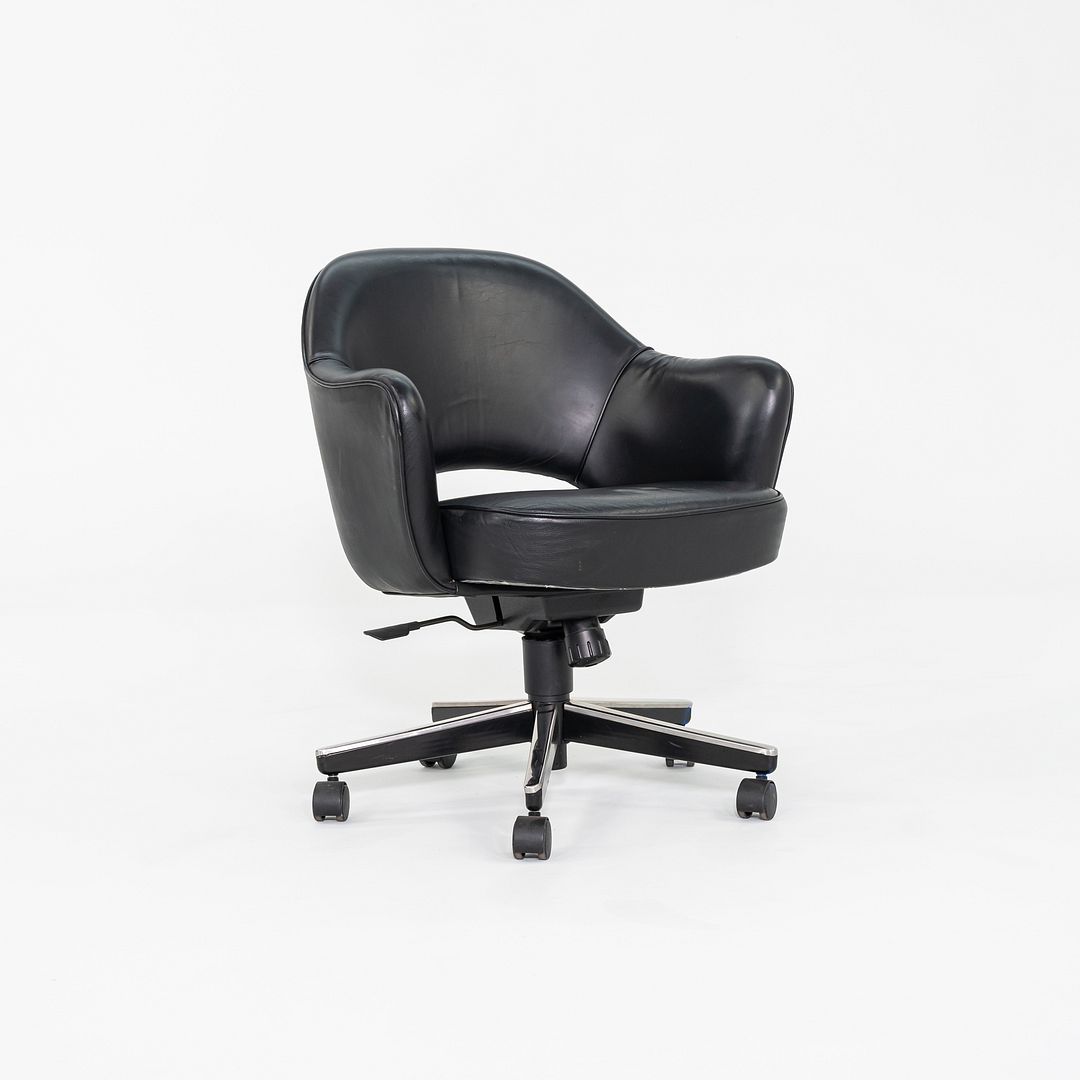 Saarinen Executive Swivel Arm Chair