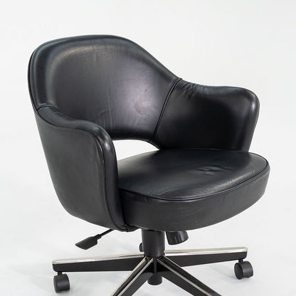 Saarinen Executive Swivel Arm Chair