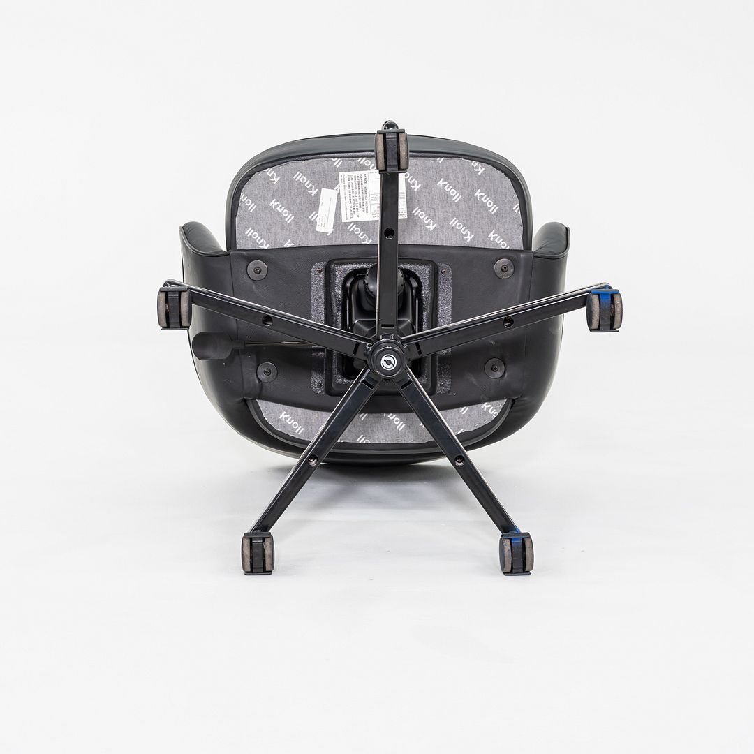 Saarinen Executive Swivel Arm Chair