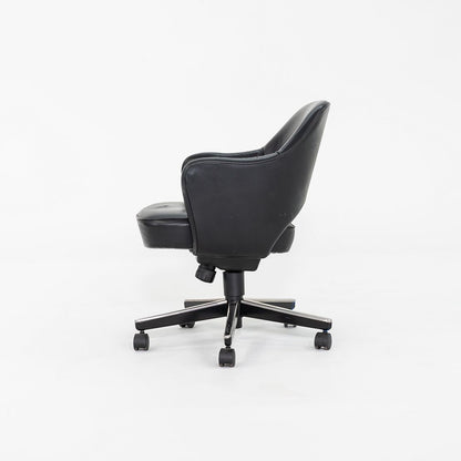 Saarinen Executive Swivel Arm Chair